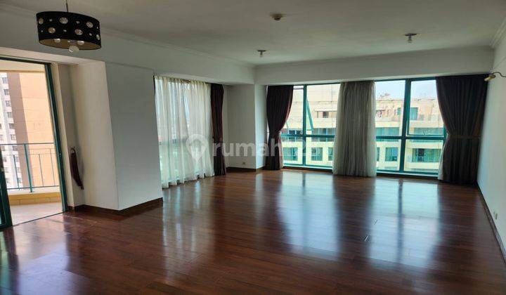 ruang tamu apartemen 2br casablanca tower 2