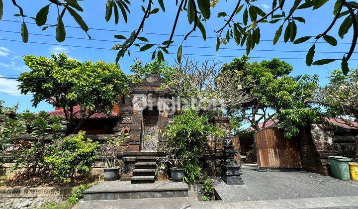 SUPER LARGE HOUSE AND LARGE YARD IN DENPASAR 1