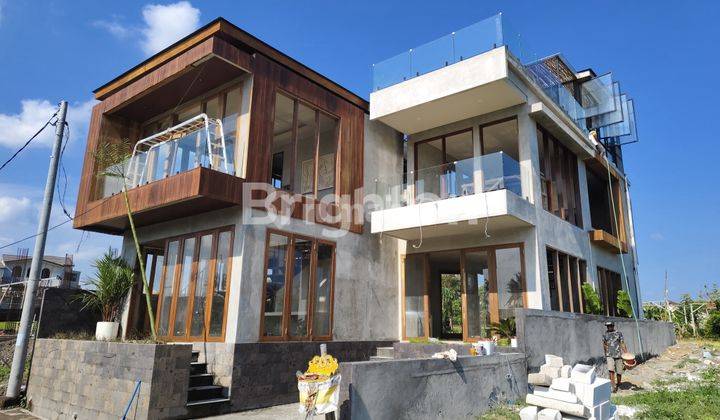 BRAND NEW VILLA 4 BR PREMIUM AREA AT CEMAGI 1