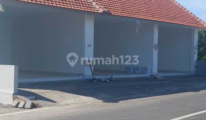 For Rent - Strategic Shophouse in Canggu 2