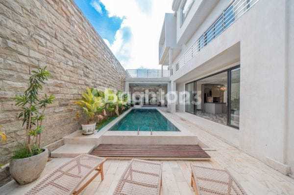 Villa Eksklusif 9Br, SHM, Fully-Furnished di Uluwatu