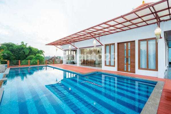 Tanah 3660M² Plus Rumah Mewah 5Kt di Jimbaran, View Gwk