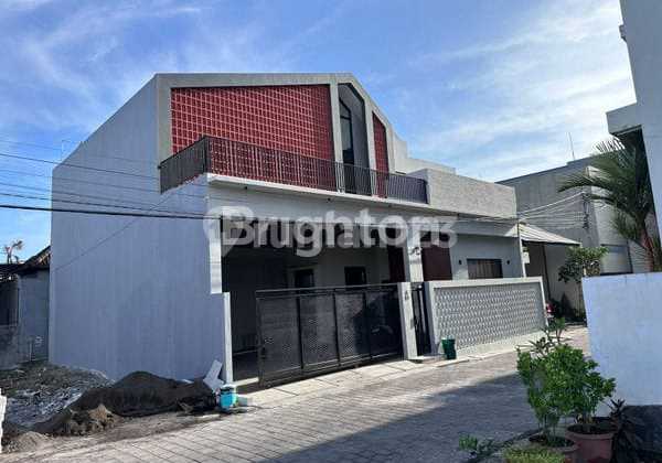 Rumah Mewah Semi-Furnish 4Kt di Kerobokan Bali, Dekat Akses