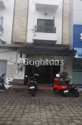 Ruko Strategis 3 Lantai Cocok untuk Kantor atau Usaha