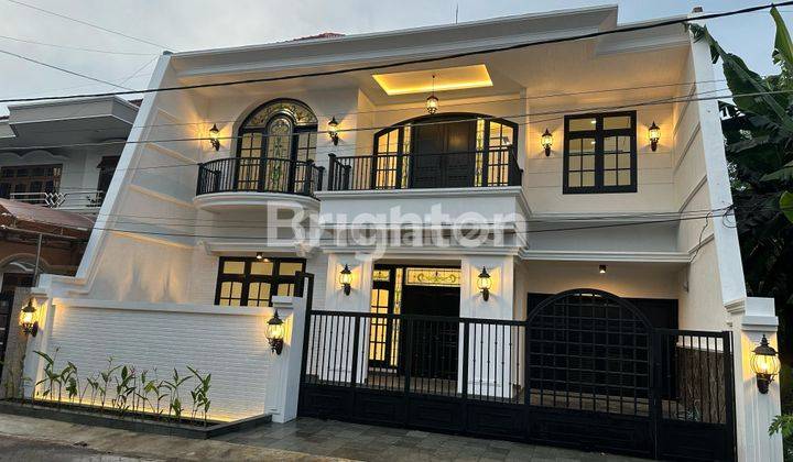 RUMAH COLONIAL MODERN 2 LANTAI FI MANYAR KERTOADI 1