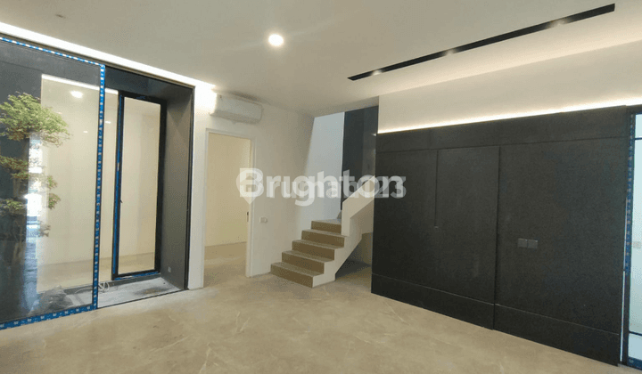 RUMAH BARU 2 LT MODERN MEWAH DI KUTISARI INDAH SURABAYA DEKAT PETRA DAN UBAYA 2