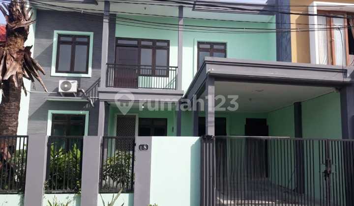 For Sale Nice Ready-to-Live 2-Storey Large House Land Area 200 Flood-Free in Medokan Asri Near UPN 1