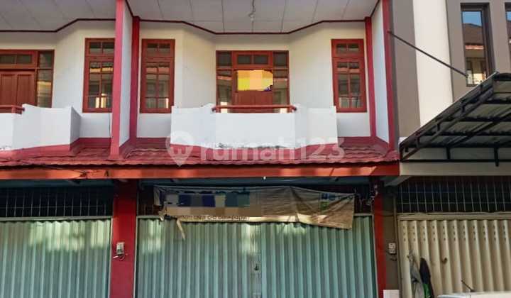 Disewakan Ruko 3 Lantai Bagus Siap Huni di Daerah Perkantoran Rapak, Balikpapan, Kalimantan Timur Hanya 75 Juta/Tahun Nego