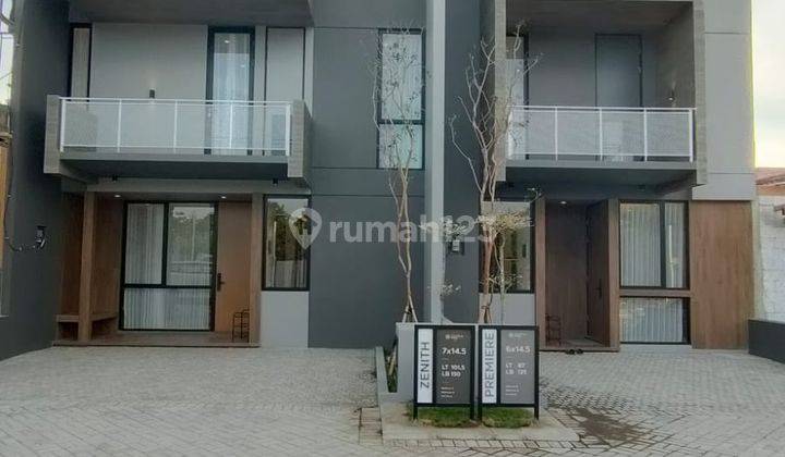 Rumah 2 Lantai Baru Design Industrial Tropis Bagus SHM di Merr Rungkut, Surabaya