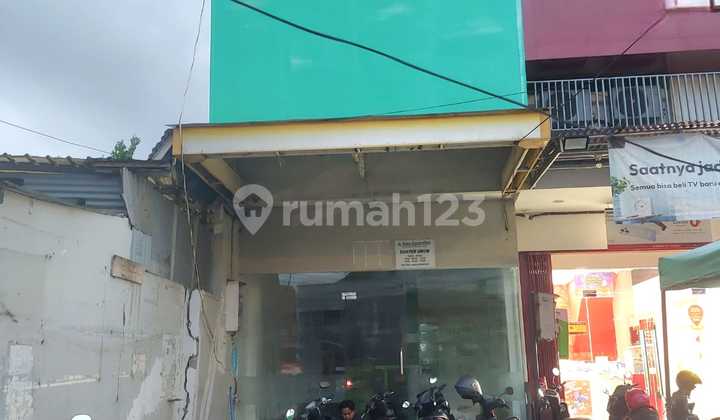 2-Story Ruko for Sale Cheap, Strategic, Bustling in Ploso, Price 2.2 Billion Negotiable - Suitable for All Types of Businesses 1