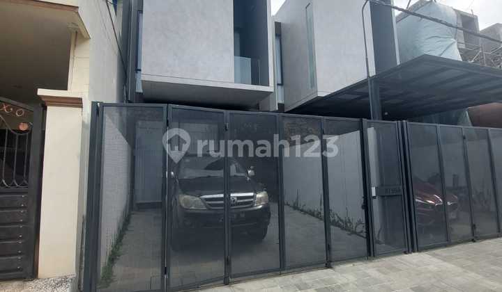 Dijual Rumah Baru Full Furnish Estetik Premium di Dharmahusada Surabaya Timur Hanya 2,95 M - Lokasi Strategis Tengah Kota Dekat Manyar, Kertajaya, Wisma Permai, Pakuwon City, Klampis 2