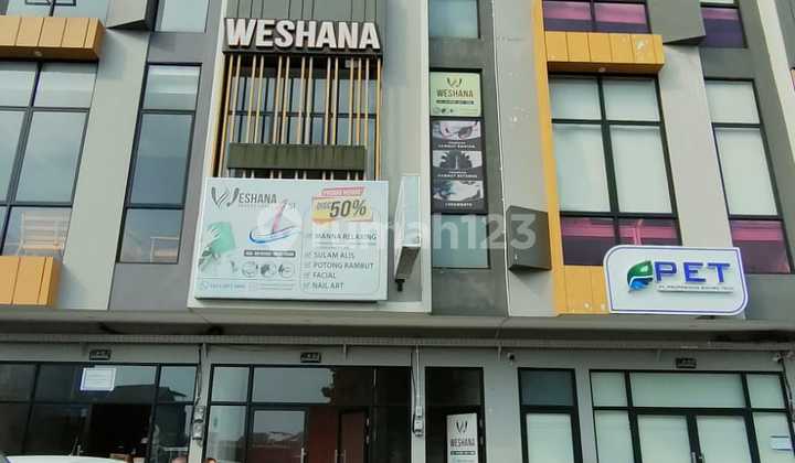 Disewakan Ruko Baru 3 Lantai di Eastern Park Sukolilo Daerah Ramai - Posisi Depan, Akses Tiap Lantai Terpisah Disewakan Ruko Baru 3 Lantai di Eastern Park Sukolilo Daerah Ramai - Posisi Depan, Akses Tiap Lantai Terpisah
