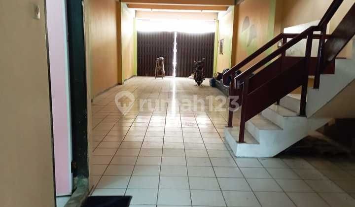 For Rent: 3-Story Shop House in Good Condition, Ready to Occupy in Rapak Office Area, Balikpapan, East Kalimantan. Only 72.5 Million/Year Negotiable. 2