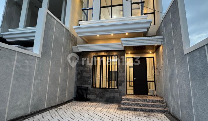 DIJUAL RUMAH BARU 2 LANTAI BAGUS DI WONOREJO, RUNGKUT, SURABAYA TIMUR - ROW JALAN LEBAR DIJUAL RUMAH BARU 2 LANTAI BAGUS DI WONOREJO, RUNGKUT, SURABAYA TIMUR - ROW JALAN LEBAR