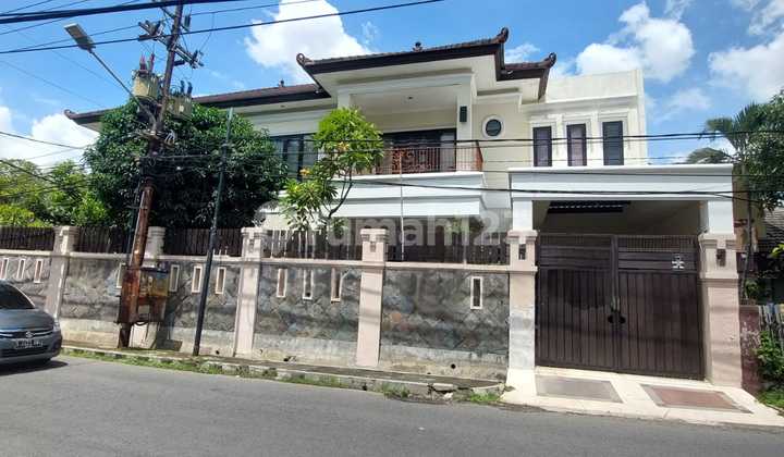 Dijual Rumah Mewah SHM Siap Huni di Manyar Tengah Kota Luas 675 dengan Kolam Renang Pribadi Harga 10,5 M Nego -Lokasi Strategis Cocok Juga untuk Bisnis & Komersial Area Dijual Rumah Mewah SHM Siap Huni di Manyar Tengah Kota Luas 675 dengan Kolam Renang Pribadi Harga 10,5 M Nego -Lokasi Strategis Cocok Juga untuk Bisnis & Komersial Area