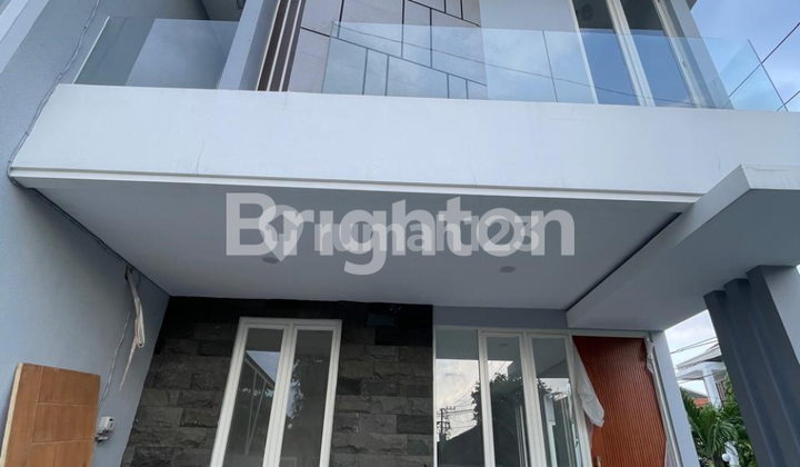 RUMAH BARU 2 LANTAI DI MANYAR KERTAJAYA MODEL SCANDINAVIAN BAGUS HANYA 2MAN – LOKASI STRATEGIS DEKAT GALAXY MALL, MERR, PAKUWON CITY!