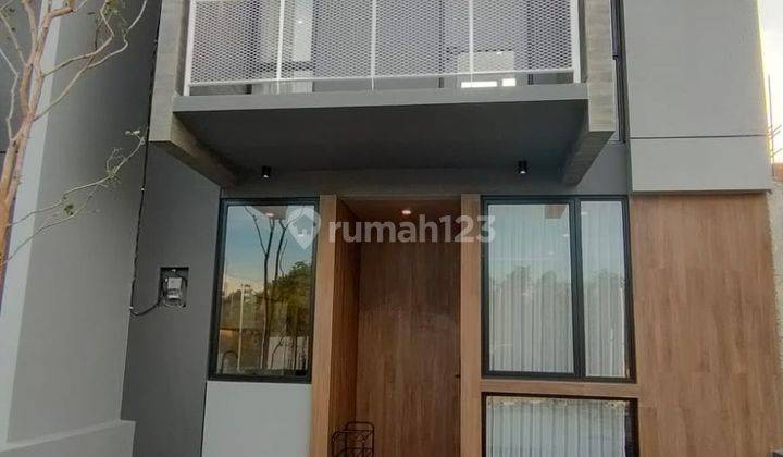 Rumah 2 Lantai Baru Design Industrial Tropis Bagus SHM di Merr Rungkut, Surabaya