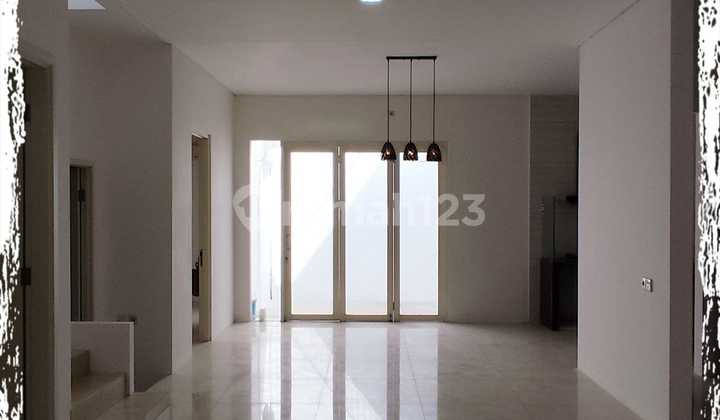 DIJUAL RUMAH 2 LANTAI MINIMALIS BAGUS 4 KAMAR SEMI FURNISH DI WISATA BUKIT MAS SURABAYA BARAT KAWASAN ELITE - DEKAT CITRALAND, GRAHA FAMILY, WIYUNG  2