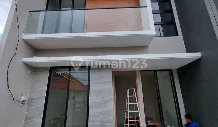 DIJUAL RUMAH BARU MINIMALIS MODERN 2 LANTAI BAGUS 4 KAMAR DI KUTISARI DEKAT PETRA & UBAYA HARGA 2,2m - LAYOUT LEGA 2