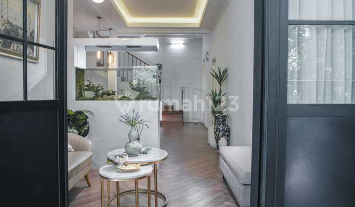 DIJUAL RUMAH MEWAH 3 LANTAI FULL FURNISH BAGUS DI SEPANJANG, TAMAN, SIDOARJO - DEKAT MASJID & LINGKUNGAN NYAMAN 2