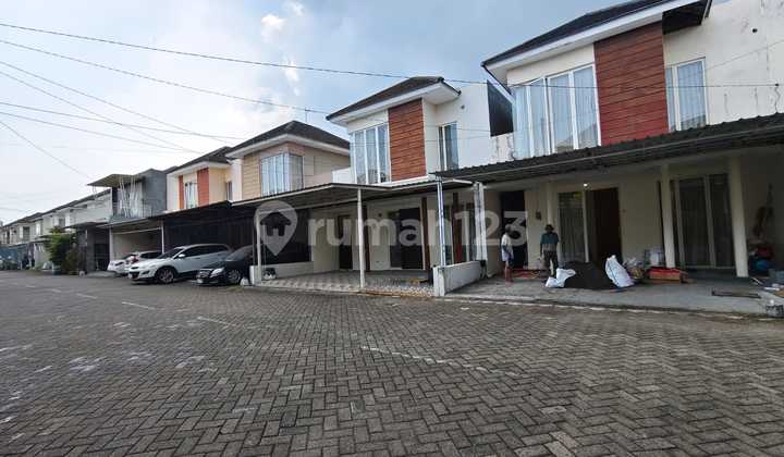 FOR SALE QUICKLY ONLY 950MILLION MINIMALIST 2-STORY HOUSE IN GUNUNGANYAR LT.84 4 CHEAP BEDROOMS - NEAR CENTRAL PARK, WIGUNA, RAYA MERR 1