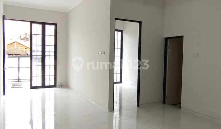 Dijual Rumah Baru 2 Lantai Minimalis Bagus Siap Huni 4 Kamar di Baruk Merr Rungkut - Harga 1,55 M Nego
