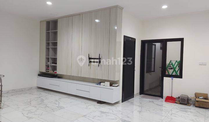 Rumah Furnish Cluster Elok Alam Sutera Row Jalan Besar  2