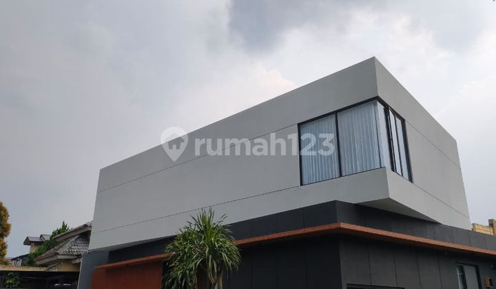 Modern Minimalist — Brand New Bangunan Mandiri di Kencana Loka BSD City