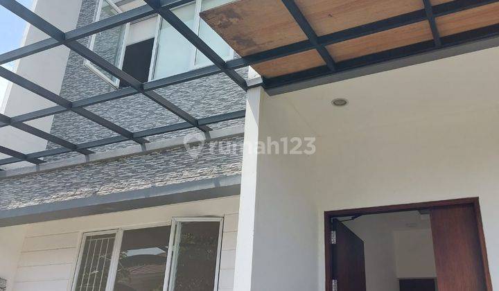 Rumah 3 Lantai SHM di Sutera Onix, Alam Sutera, Tangerang 1