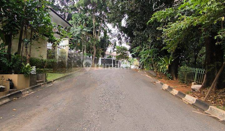 Rumah Dengan Kolam Renang di Pondok Indah Jakarta Selatan  2