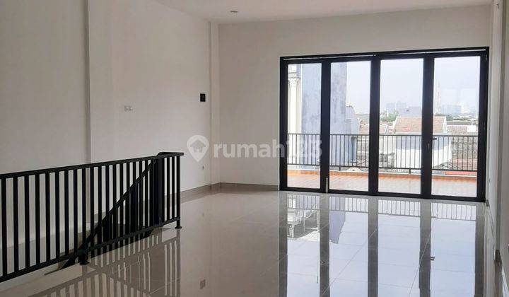 Ruko 3 Lantai di Griya Loka BSD, Tangerang Selatan 2