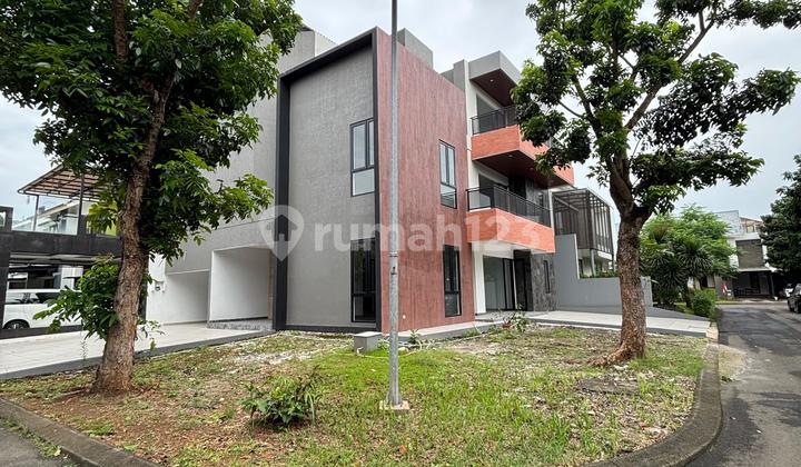 New House Hook Alam Sutera With Elevator &amp; Swimming Pool Club House View