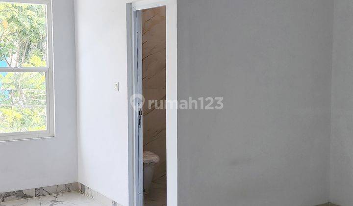 Rumah 2 Lantai Full Renov Baru Rapi Sektor 1C Gading Serpong  2