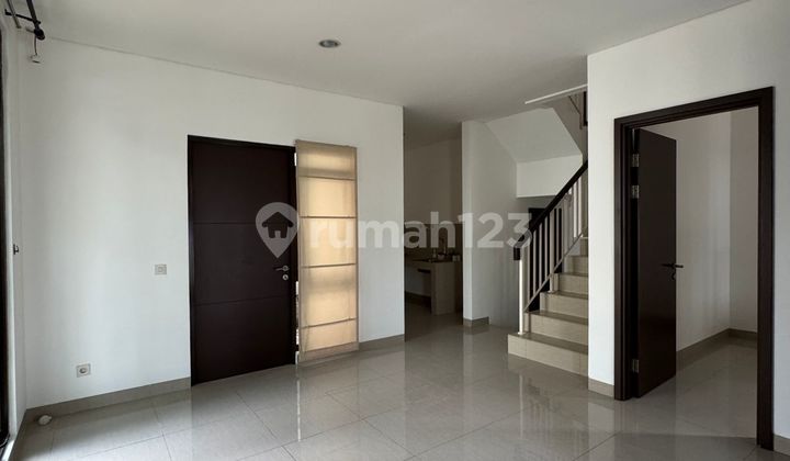 Sewa Rumah 2 Lantai Strategis AC 4 di The Mozia Avezza, Bsd City 2