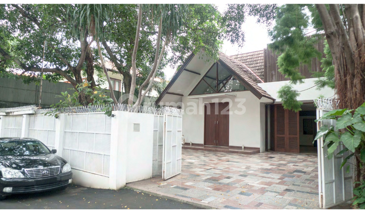 Super Asri House with Swimming Pool in Kemang, South Jakarta