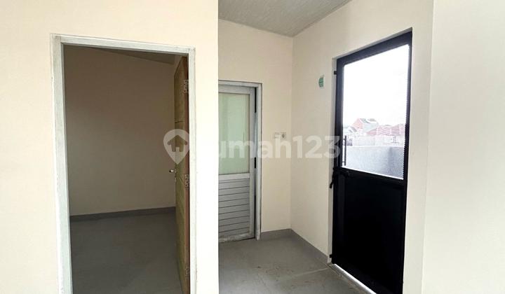 Neat &amp; Ready to Occupy 3-Story House SHM 7X16 in Alam Sutera 2