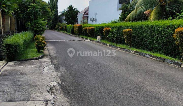 Rumah Asri Daerah Tenang Full Furnished Bintaro Sektor 3 2