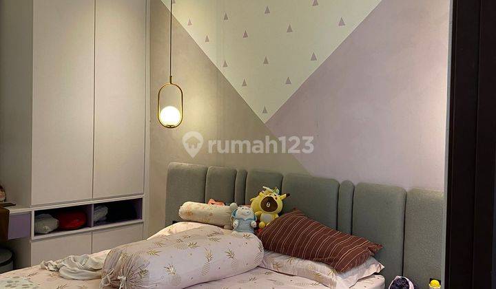 Rumah 3 Lantai Furnished di Sutera Feronia, Tangerang Selatan 2