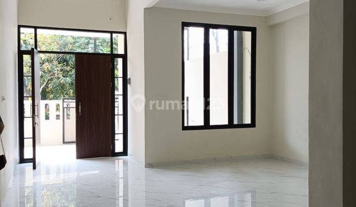 Rumah Full Renovasi Scandinavian House Nusaloka Bsd  2