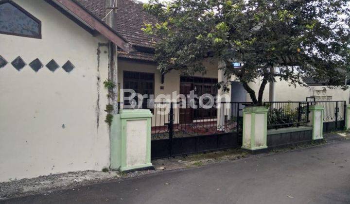 Rumah Luas Pinggir Jalan Ungaran Barat Kabupaten Semarang 1