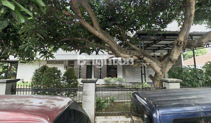 RUMAH HOOK, LUAS DAN STRATEGIS SIAP HUNI FURNISHED DAERAH GAJAHMUNGKUR 1