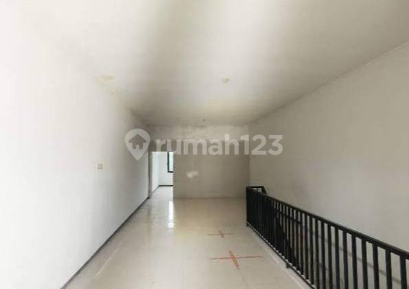 Fast Sale 2-Story Shophouse in Kendalsari, Nirwana Eksekutif 1