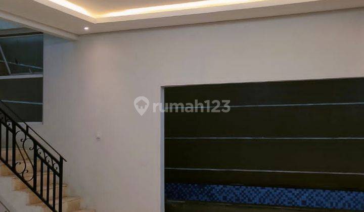 Dijual Rumah Mewah LT157m² Open Space+Kolam Renang Cijantung SHM 2