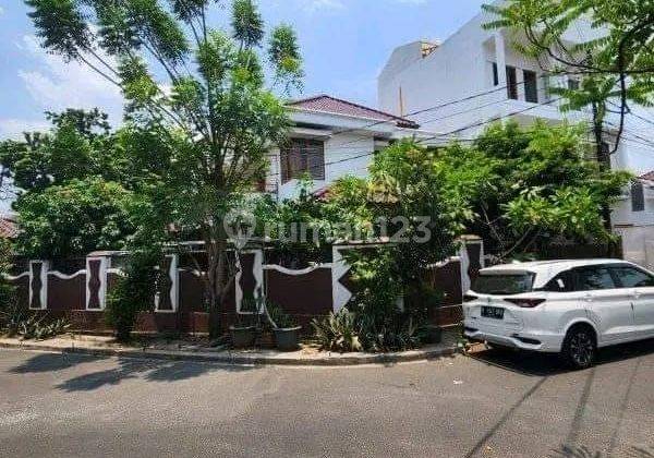 Rumah Mewah di Komplek elit LT 363m² Kebayoran Baru Jaksel SHM 1