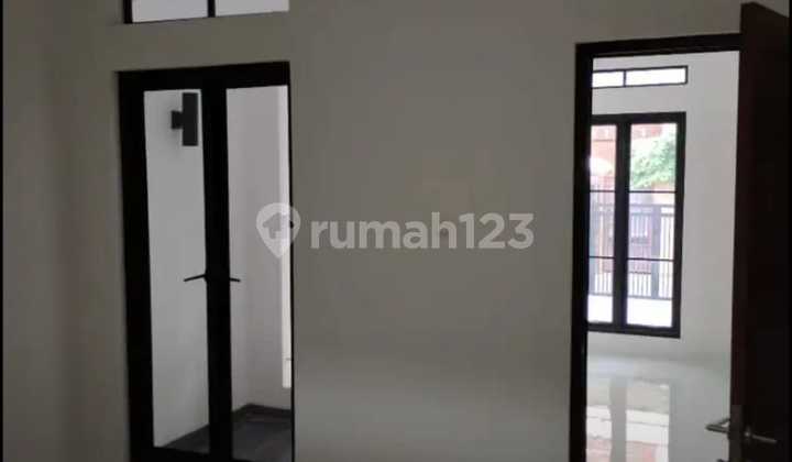 Disewakan Rumah Baru di Tebet Barat  2