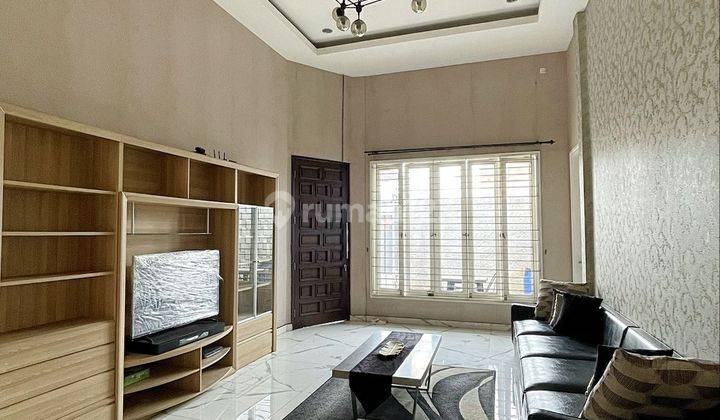 Disewakan Rumah Full Furnished di Kebayoran Lama 2