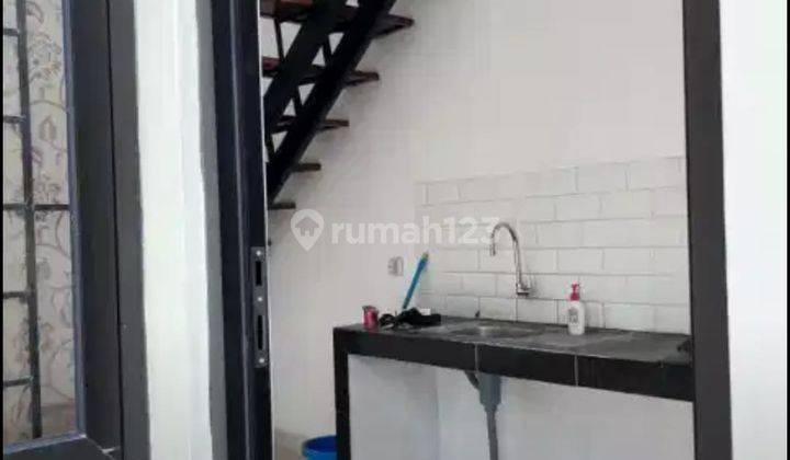 Disewakan Rumah 2 Lantai Rapih Siap Huni di Srengseng Kebon Jeruk  2