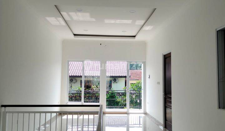 Rumah Griya Loka BSD gaya Classic Brand New, dekat Pasar Modern 2