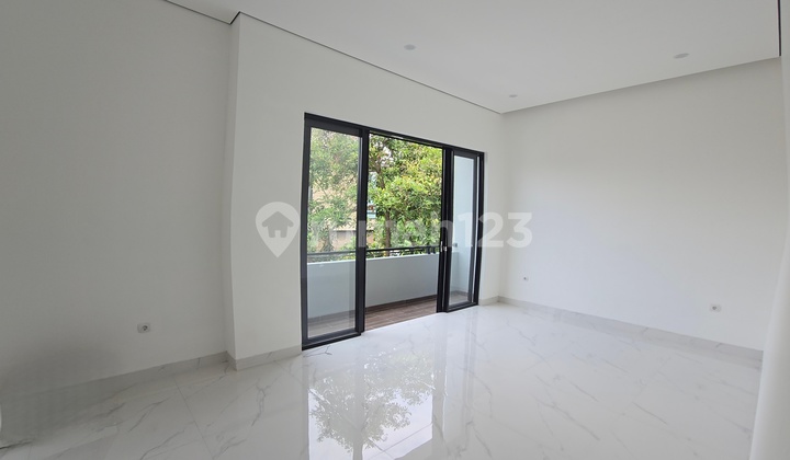 Rumah Baru di Nusa Loka BSD City, dekat Santa Ursula  2