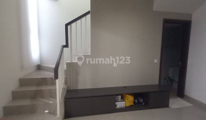 DISEWAKAN RUMAH SEMI FURNISH DI THE MOZIA BSD 2